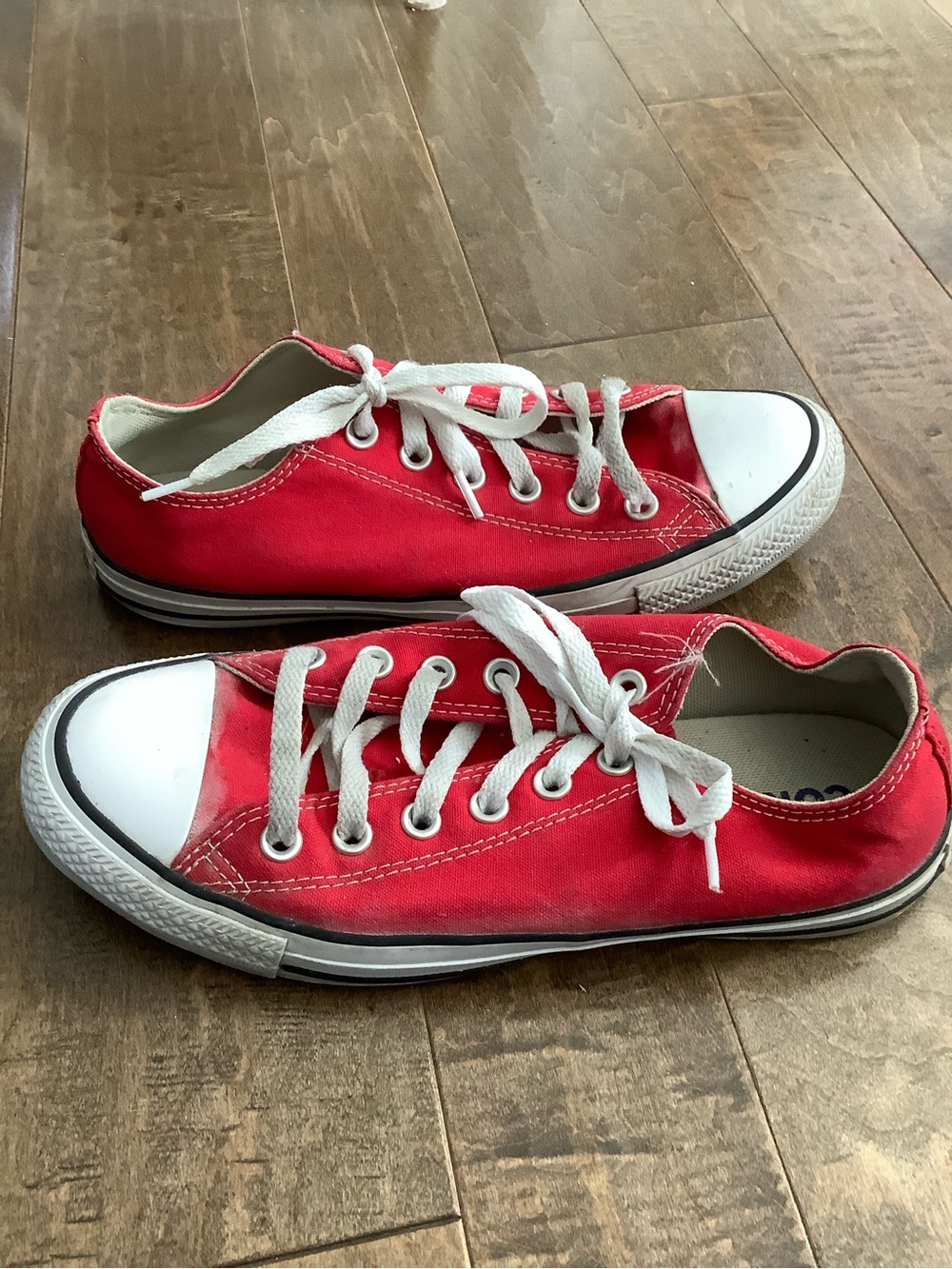 Converse Kids Low-Top Sneakers in Red and White